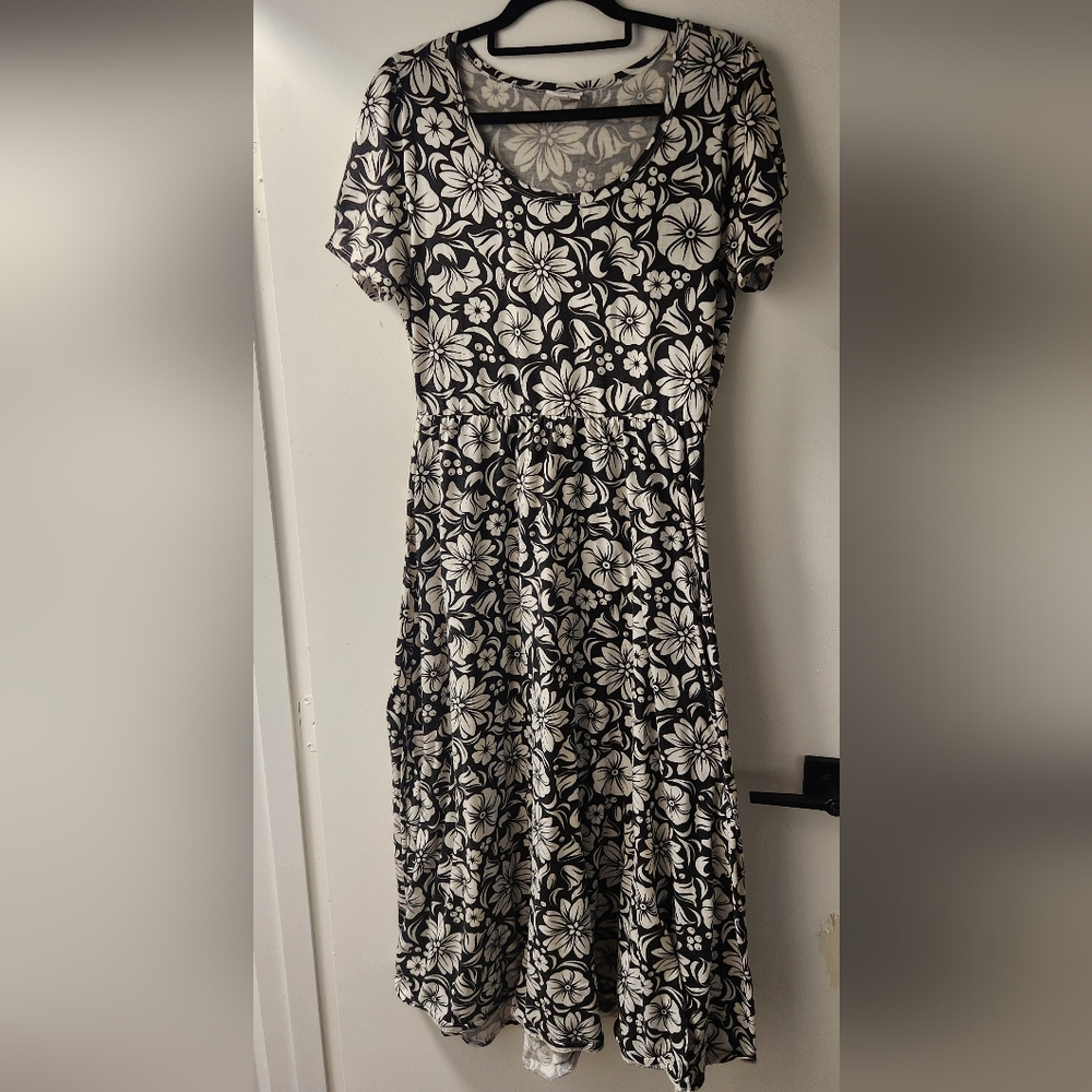 LuLaRoe Monochrome Floral Dress